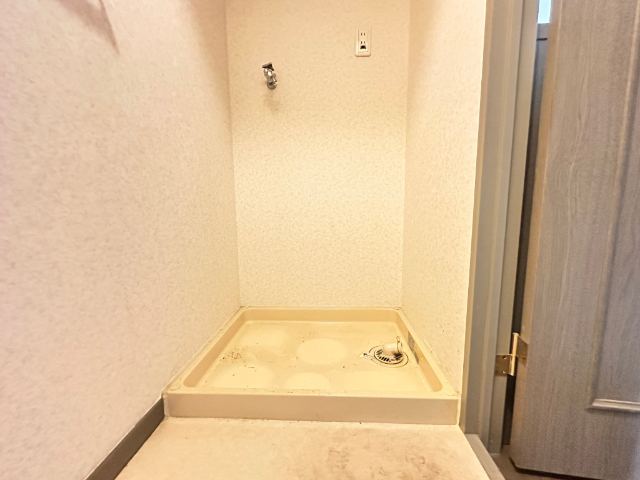 収納　洗濯機を置き場