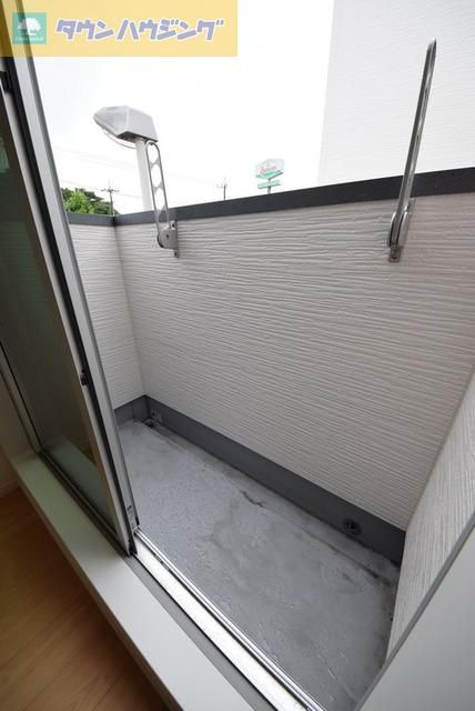 バルコニー　独立した専用バルコニー