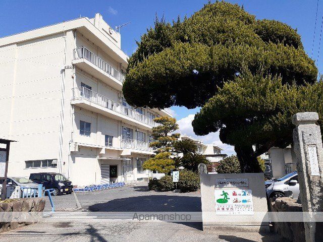 小学校　津之郷小学校（小学校）まで620m
