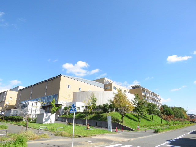 中学校　はるひ野中学校（中学校）まで270m