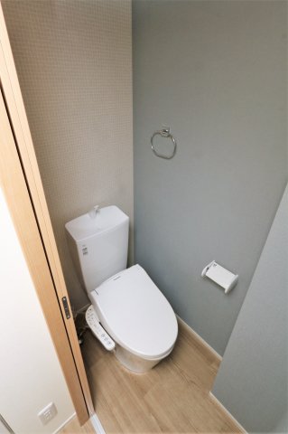 トイレ　参考写真（同物件別部屋）