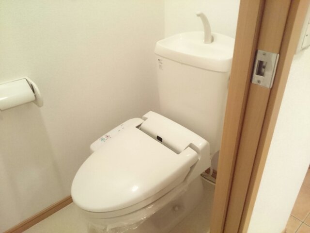 トイレ　清潔感のあるトイレです