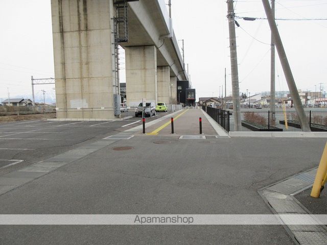 その他　周辺道路（その他）まで0m