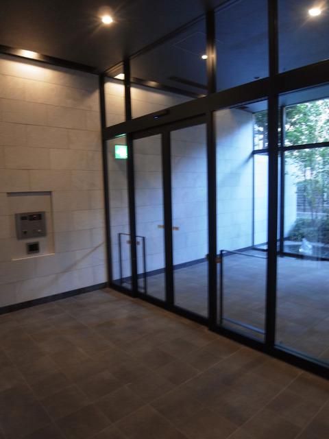 エントランス　★オートロック★