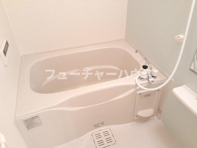 バス・シャワールーム　落ち着いた空間のお風呂です