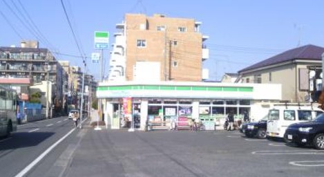 コンビニ　ファミリーマート 関町庚申通り店（コンビニ）まで509m