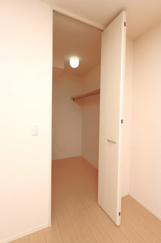 収納　参考写真（同物件別部屋）