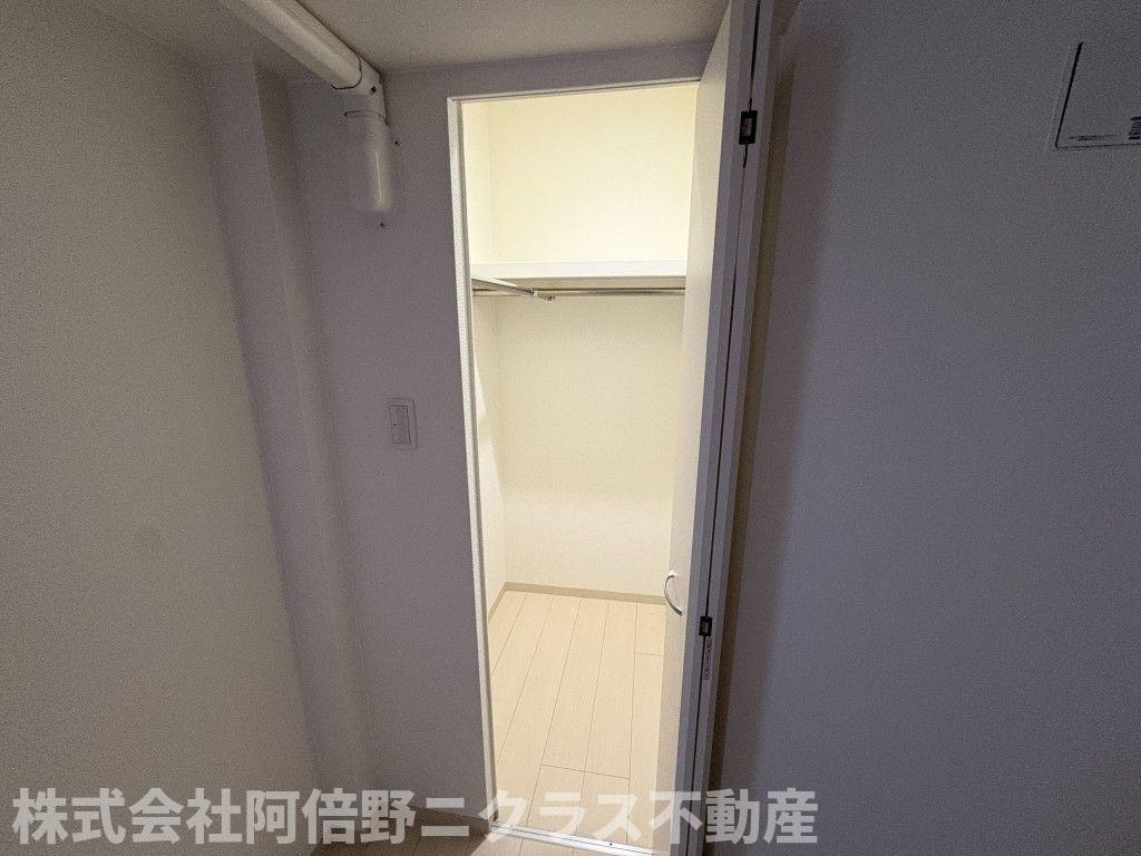 収納　内装は別部屋の参考写真です。