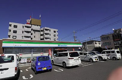 コンビニ　ファミリーマート厚木インター店（コンビニ）まで520m