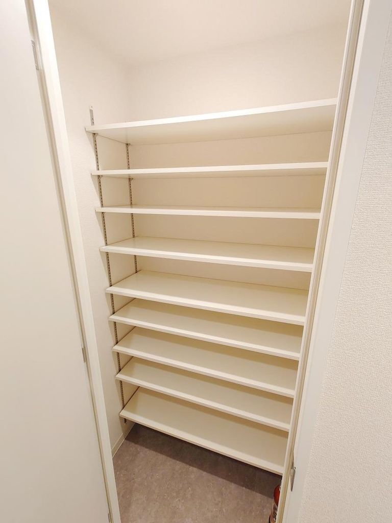 玄関　収納