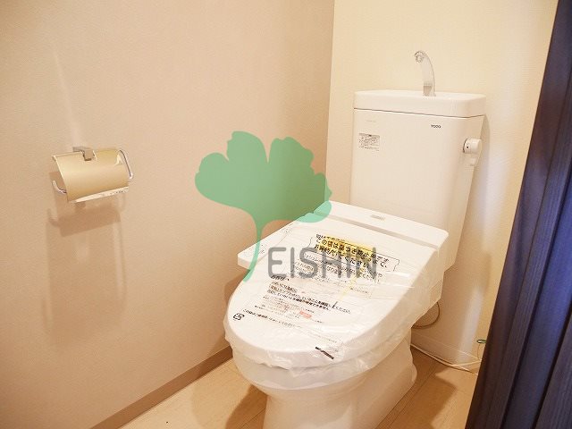 トイレ　温水洗浄便座