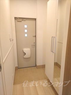 玄関　ミラー付き大型シューズボックス