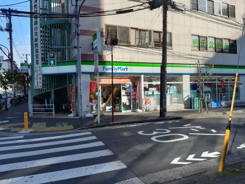 コンビニ　ファミリーマート 墨田太平三丁目店（コンビニ）まで593m
