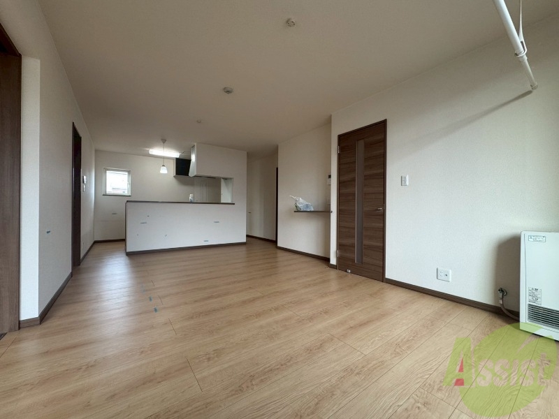 居室・リビング　広くてキレイなお部屋が広がっていて、充実した生活が送れそう。