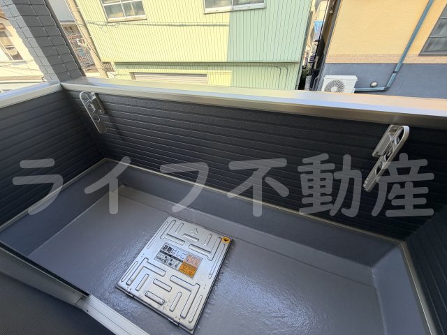 バルコニー　開放的で明るい空間を演出してくれるバルコニーです