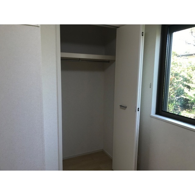収納　内装は落ち着いています