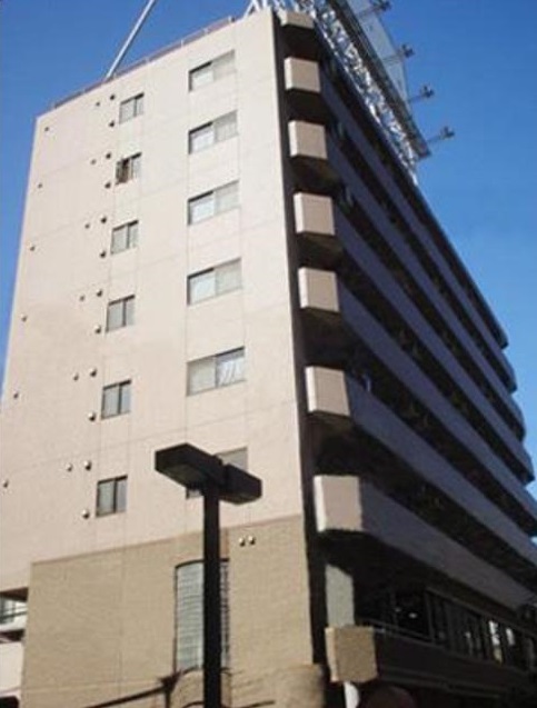 建物外観　「3路線利用可能のマンションです」