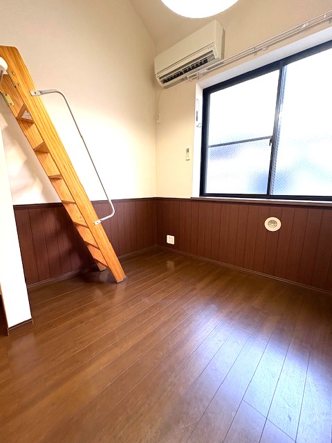 居室・リビング　206号室の内装になります