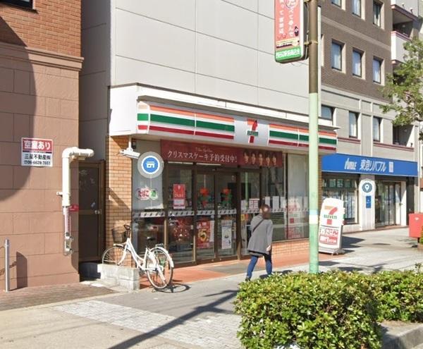 コンビニ　セブンイレブン大阪西田辺町1丁目店（コンビニ）まで703m
