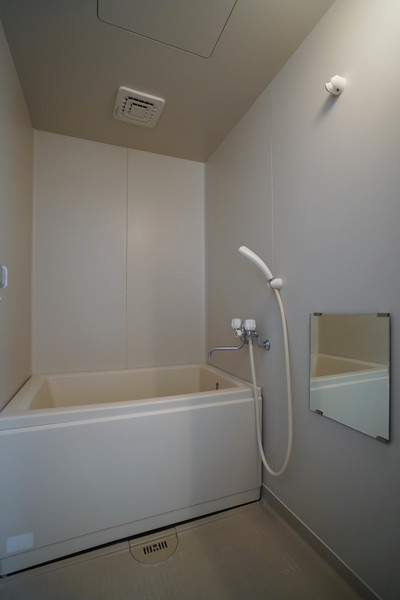 バス・シャワールーム　同じ建物の別のお部屋