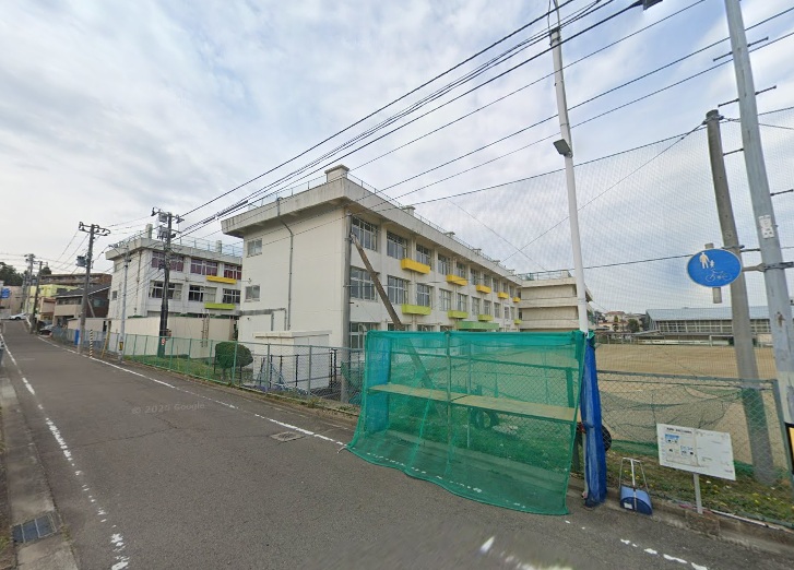 中学校　仙台市立東仙台中学校（中学校）まで702m