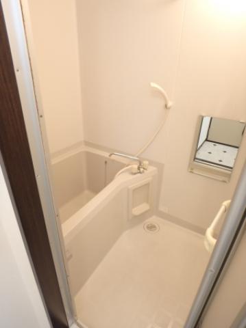 バス・シャワールーム　※同タイプ部屋の写真です。
