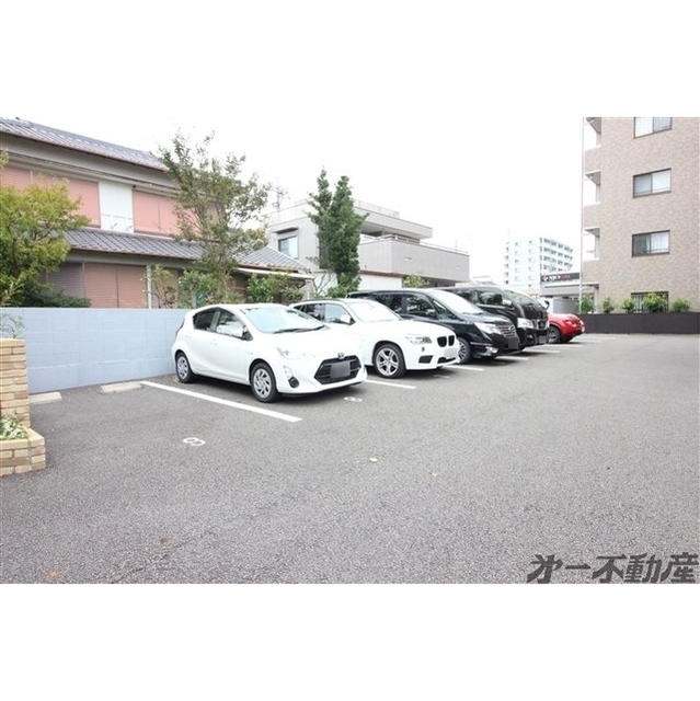 駐車場　駐車場