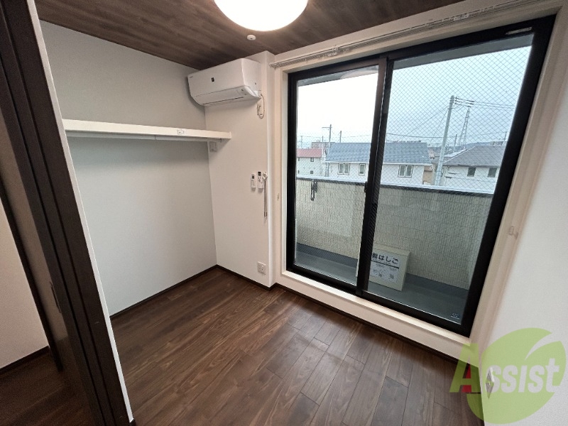 その他部屋・スペース　寝室になりそうな洋室です。シンプルで落ち着きますね。