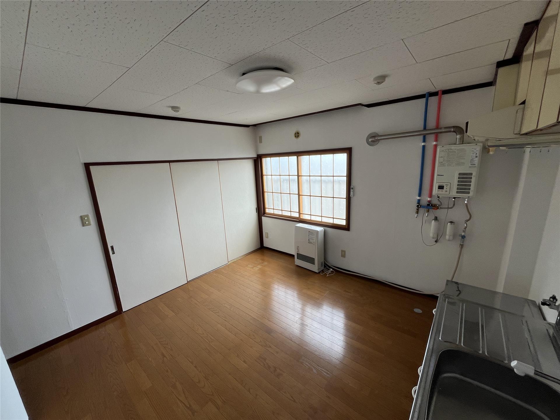 キッチン　ダイニングキッチン