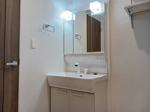 洗面設備　コンパクトで使いやすい洗面所
