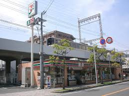 コンビニ　セブンイレブン東大阪小阪3丁目店（コンビニ）まで251m