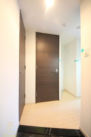 玄関　レオンコンフォート本町東