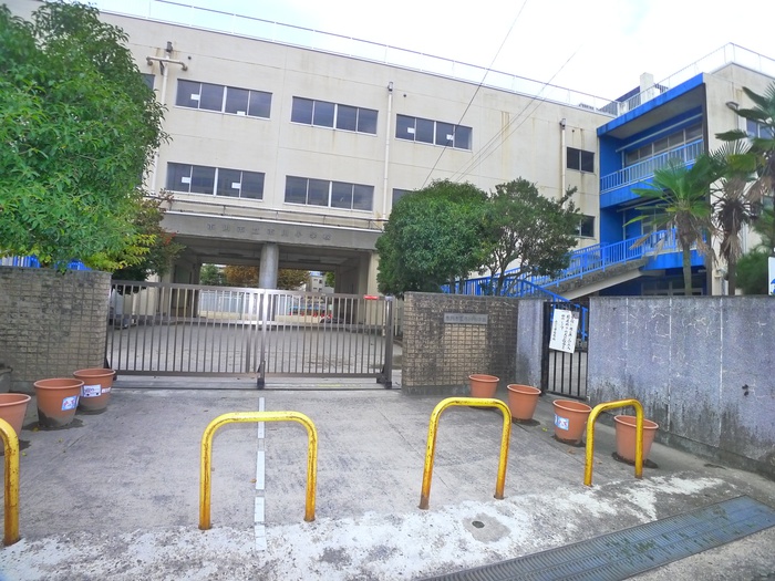 小学校　市立市川小学校（小学校）まで125m