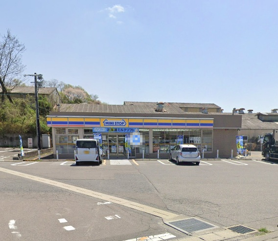 コンビニ　ミニストップ 瀬戸品野町店（コンビニ）まで820m