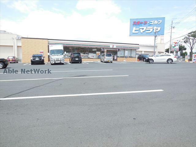 コンビニ　セブンイレブン豊橋小松町店（コンビニ）まで733m