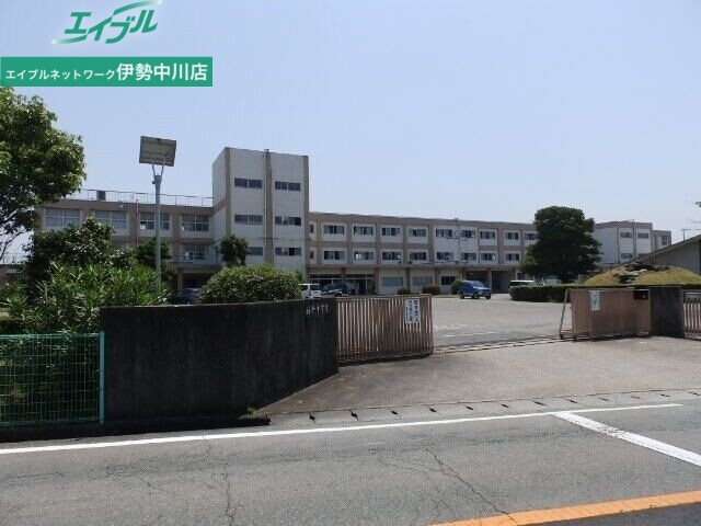 中学校　松阪市立嬉野中学校（中学校）まで3196m