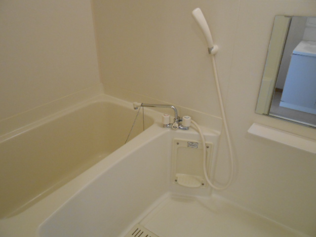 バス・シャワールーム　バス・トイレ各独立