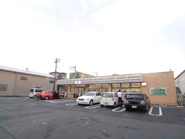 コンビニ　セブンイレブン足立鹿浜2丁目店（コンビニ）まで260m