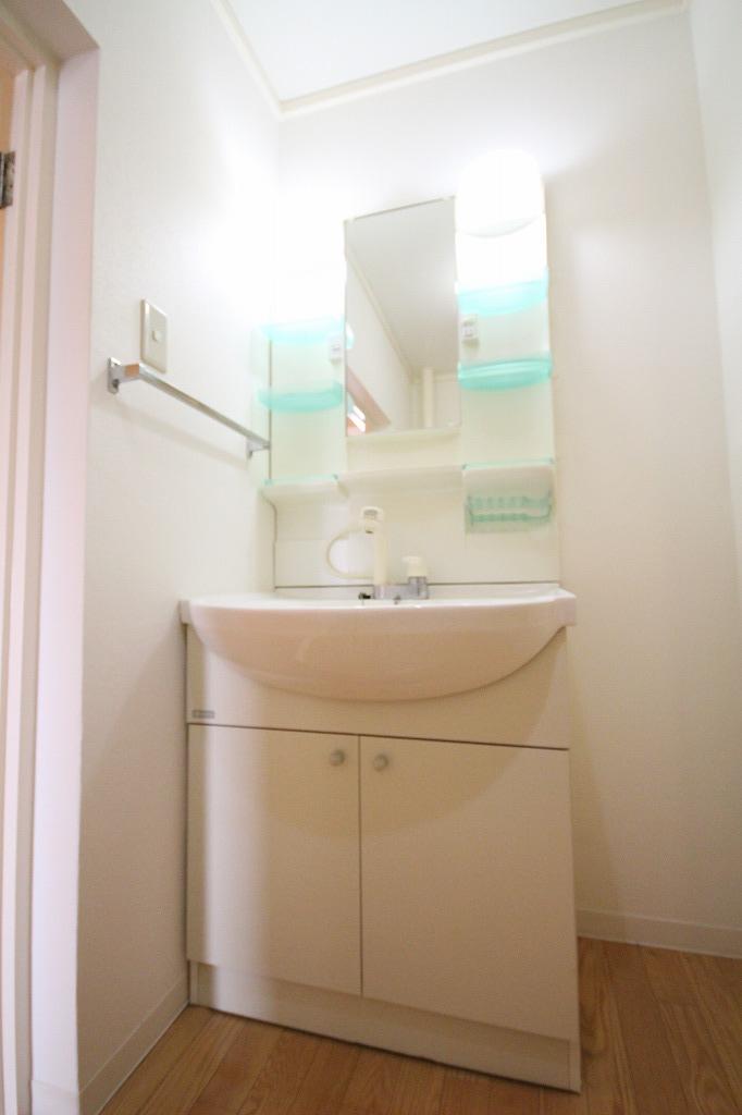 洗面設備　※お部屋により仕様が異なる場合があります。