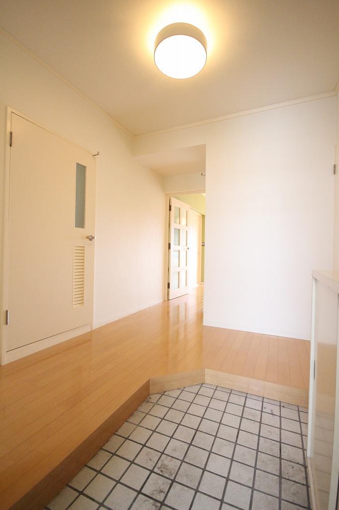 玄関　※お部屋により仕様が異なる場合があります。