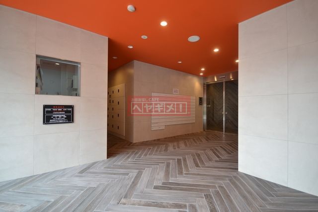 エントランス　同建物参考写真