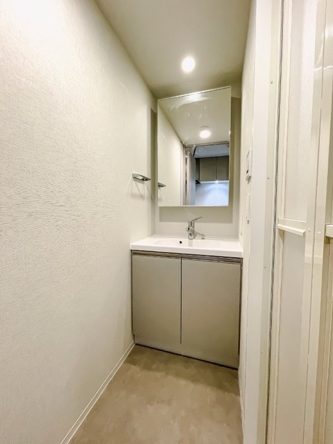洗面設備　※写真は同タイプ住戸です。