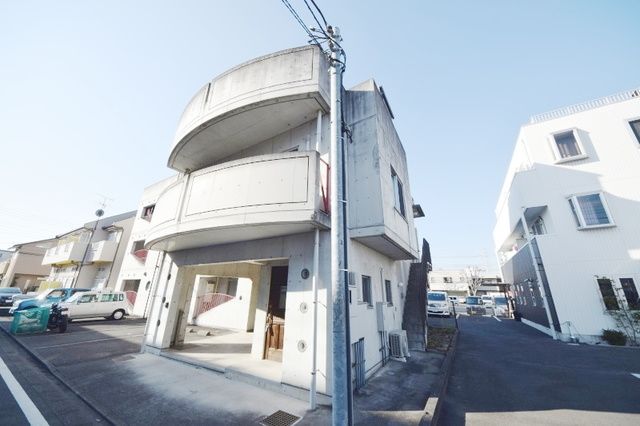 建物外観　★重厚感のあるおしゃれな外観です★