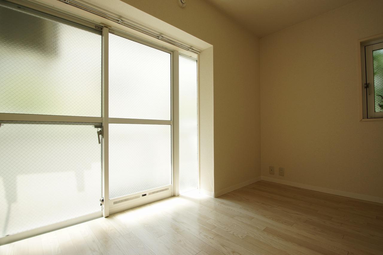 居室・リビング　「清潔感のあるフローリングのお部屋です」