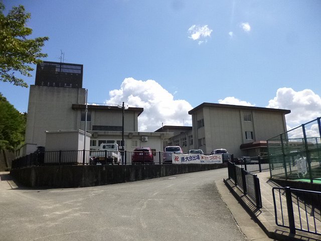 小学校　川西市立多田東小学校（小学校）まで1498m