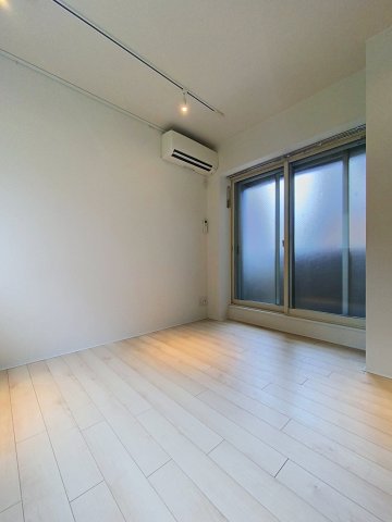 b CASA Kawasakidaishi EKMEの居間写真