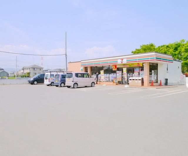 コンビニ　セブンイレブン日高旭ケ丘店（コンビニ）まで704m