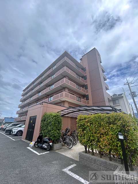 エントランス　バイク置き場ございます♪♪