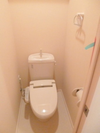 西武池袋線 椎名町駅 徒歩10分 3階建 築15年のトイレ写真