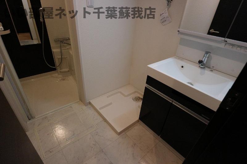 その他設備　ゆったりとスペースのある洗面所